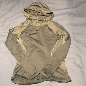 Nike hyperwarm layer sweater